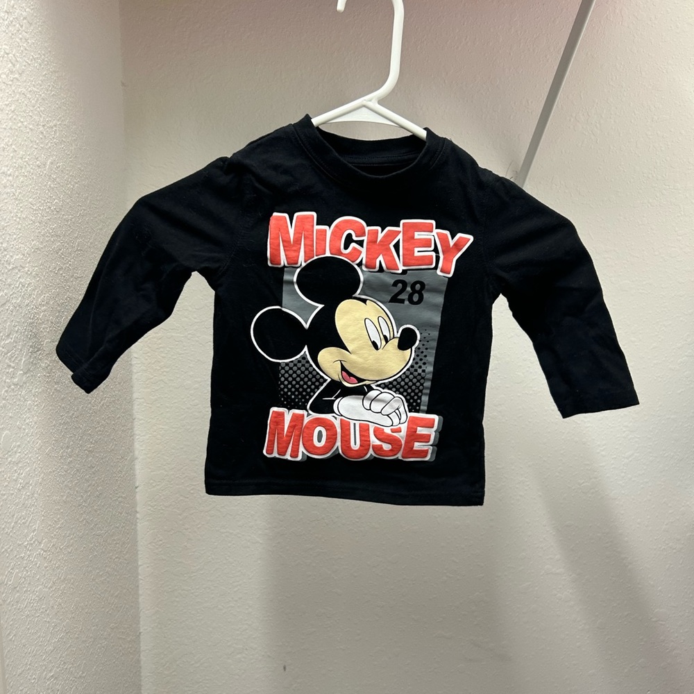 Adorable Mickey Mouse Disney Tee!
